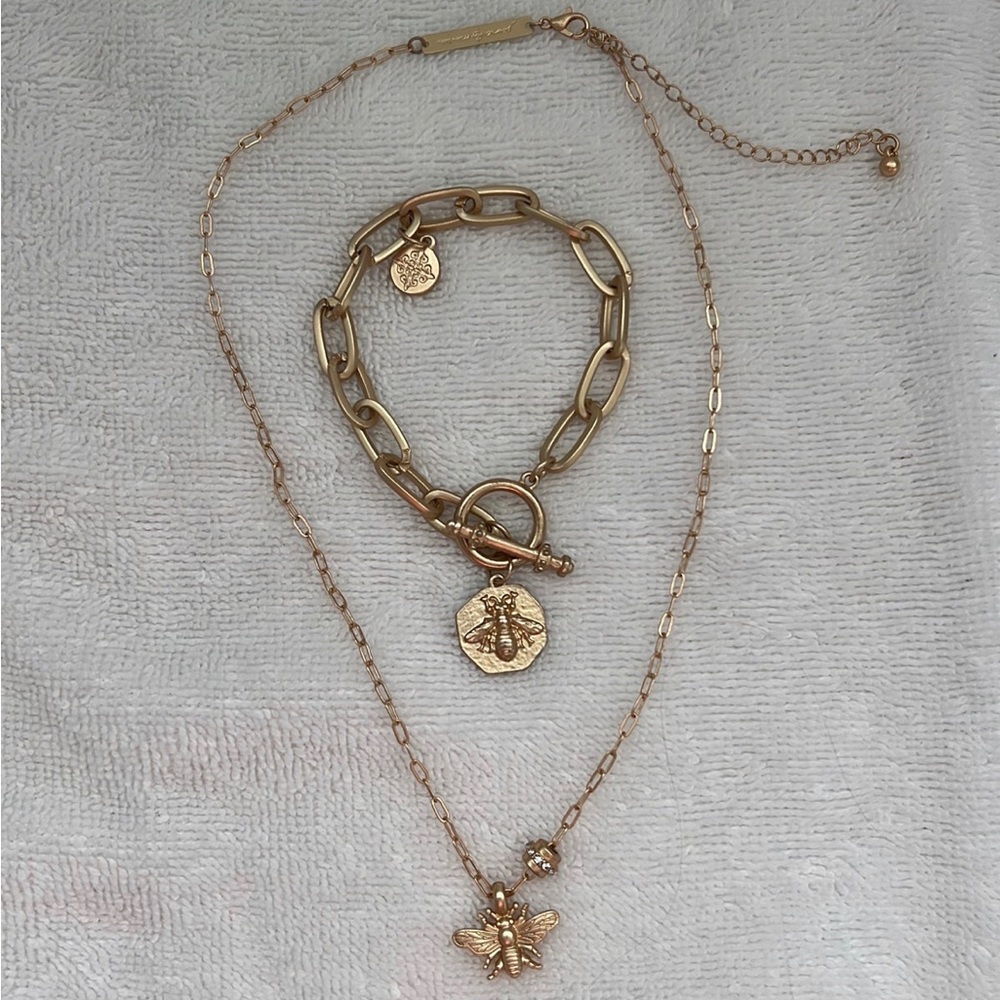 Jane Marie Gold Bee Necklace and Bracelet Set!!